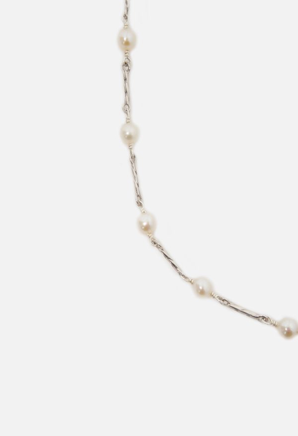 JOHN-ELLIOTT-X-M.A.R.S-TWIST-LINK-X-PEARL-NECKLACE-SILVER_04.jpg John Elliott X M.A.R.S Twist Link X Pearl Necklace / Silver